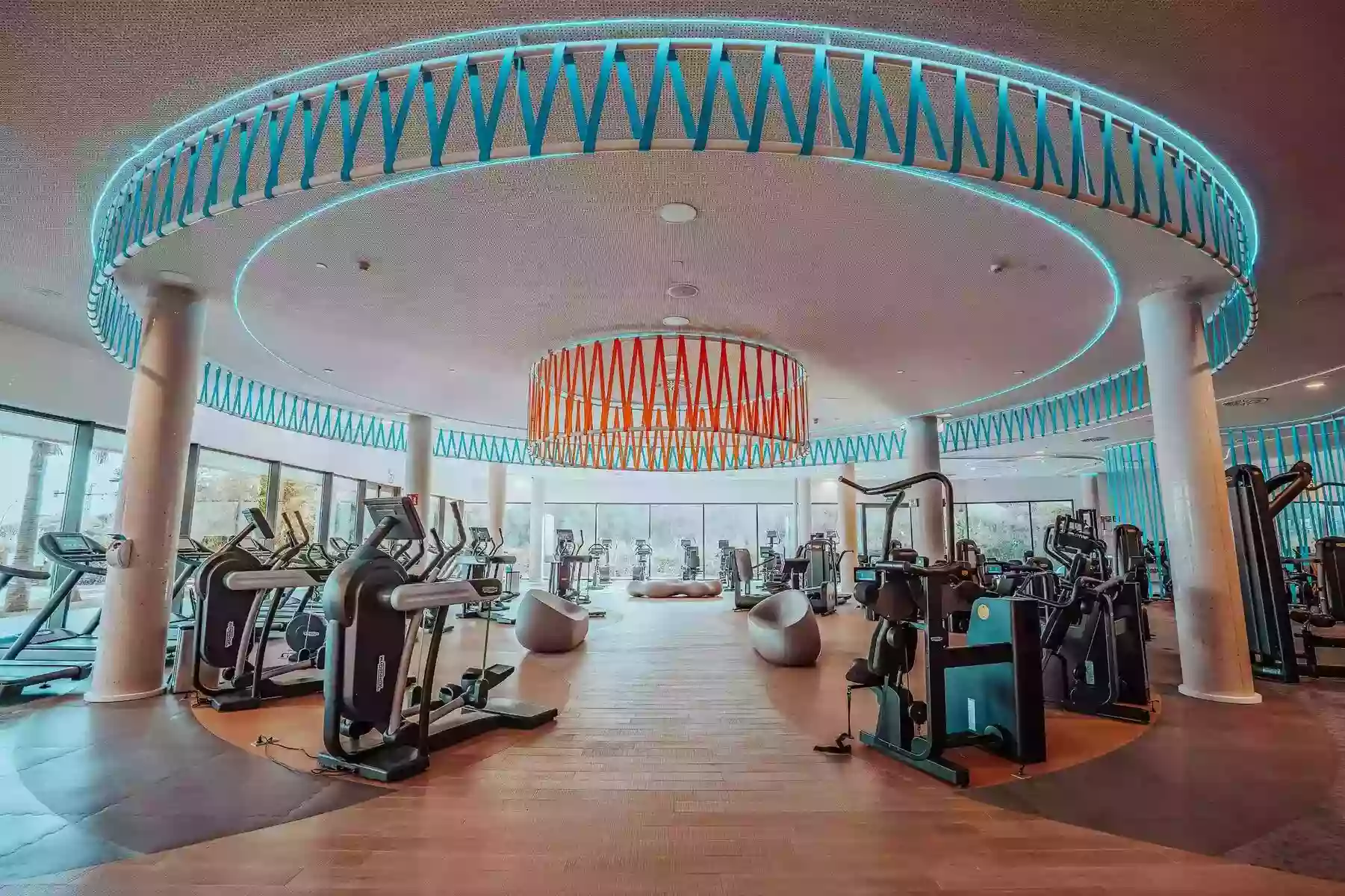 The sports club fitness floor at Higuerón Resort